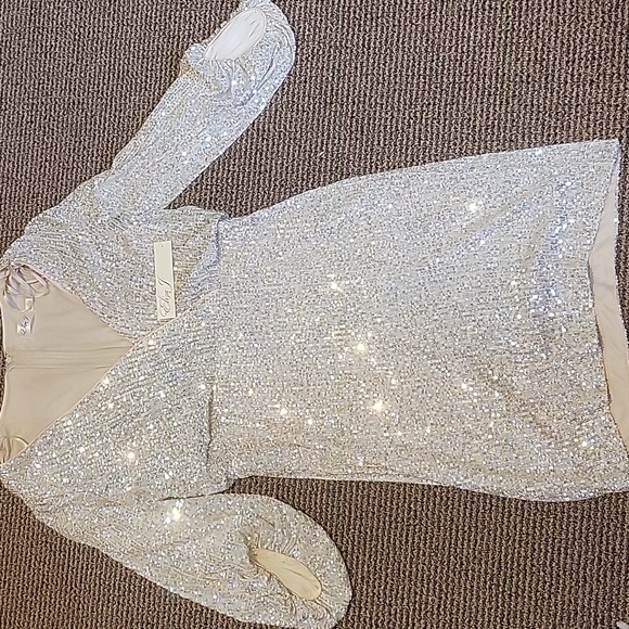 Eliza J Dresses & Skirts - Eliza J sequin NYE dress midi NWT
